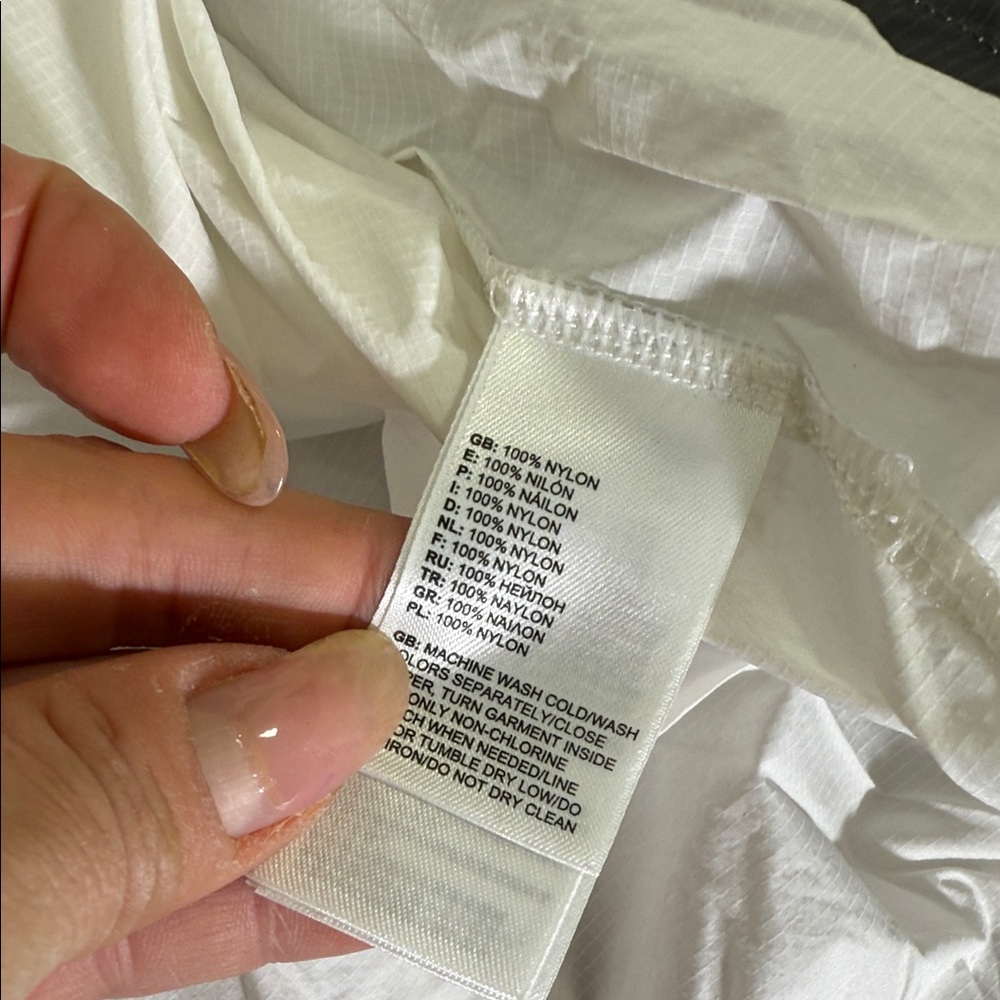 The North Face Women's Silver light heavyweight Jacket - Picture 5 of 6